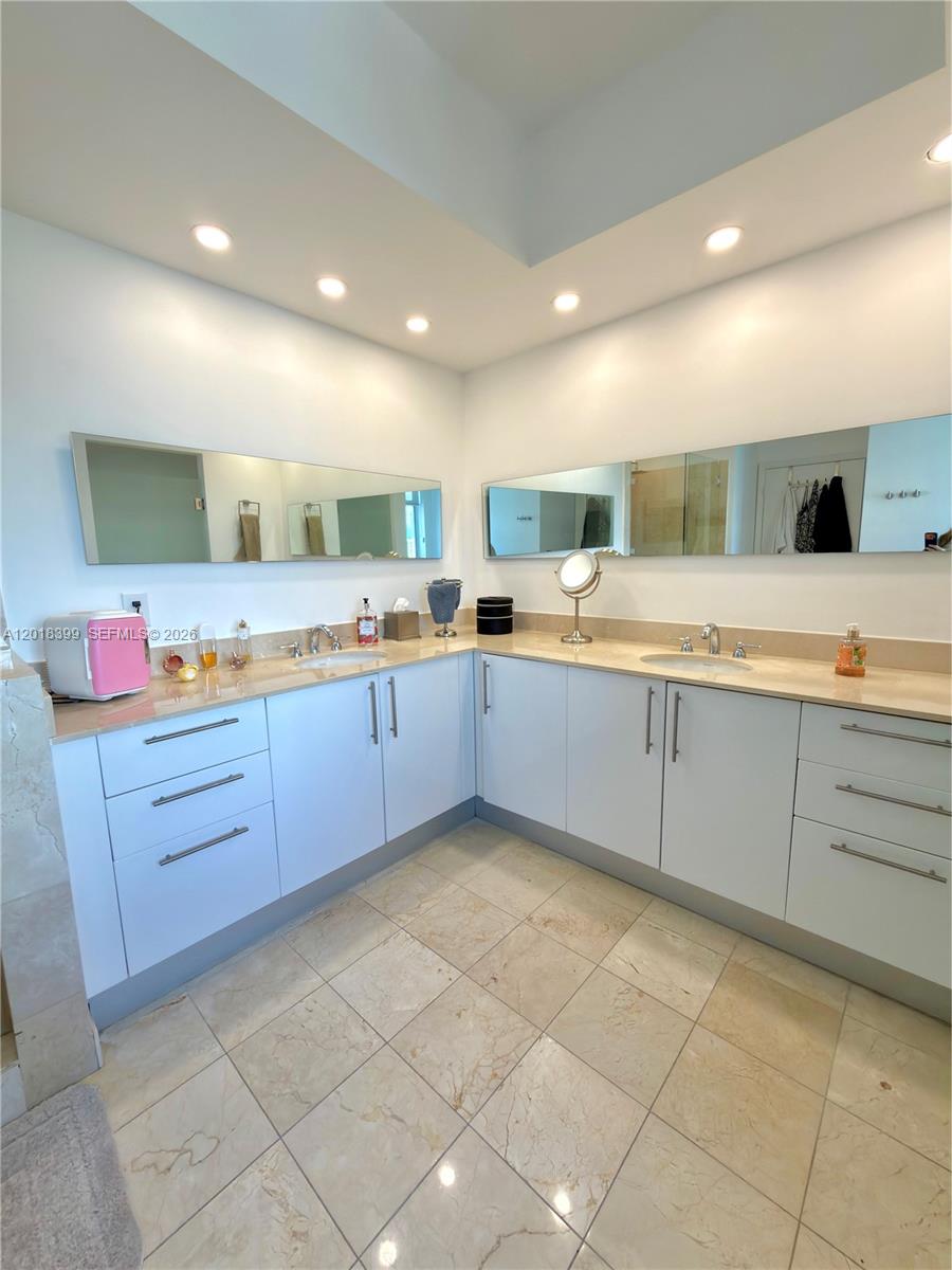3330 NE 190th St #1610, Aventura FL 33180