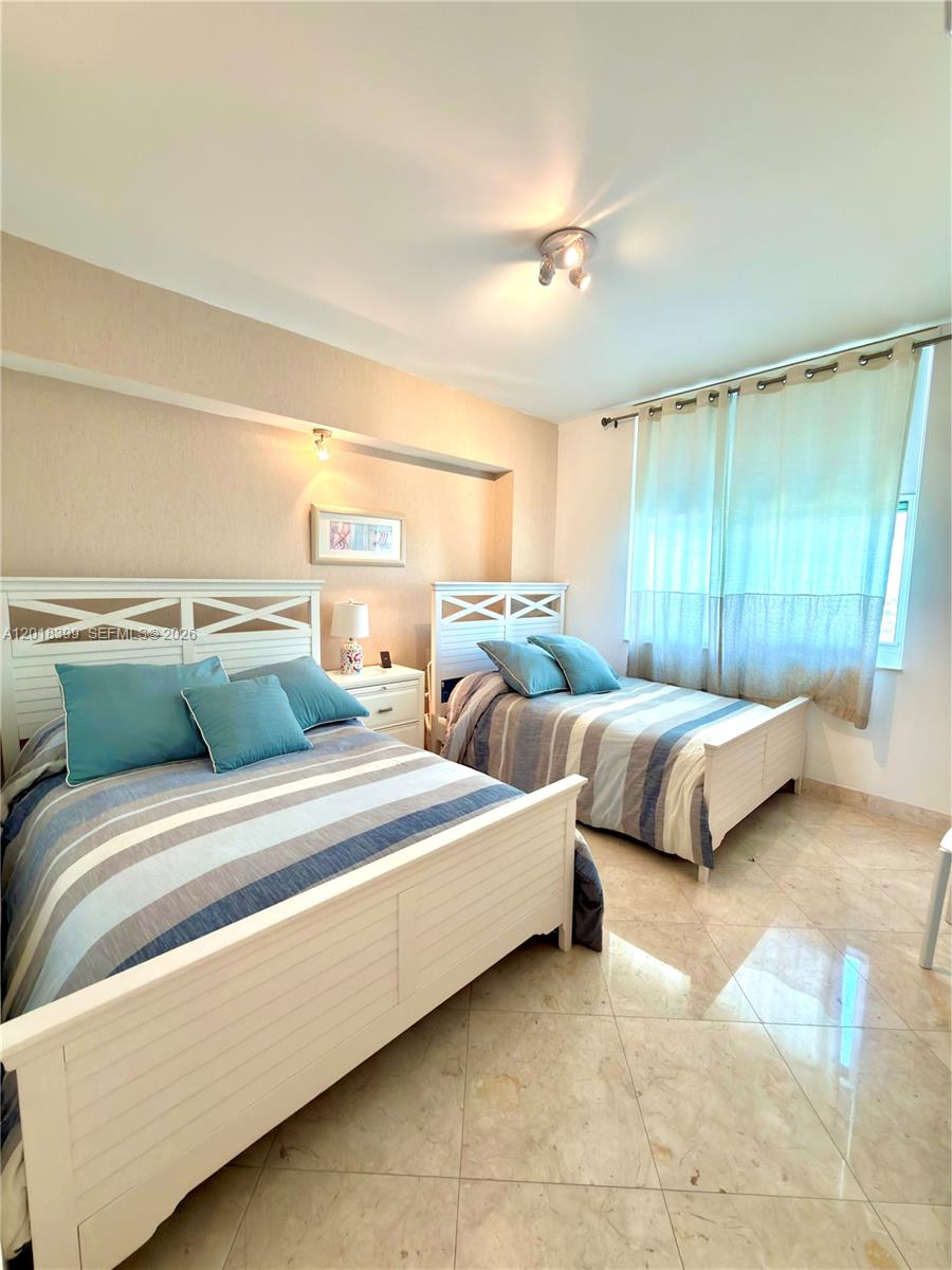 3330 NE 190th St #1610, Aventura FL 33180