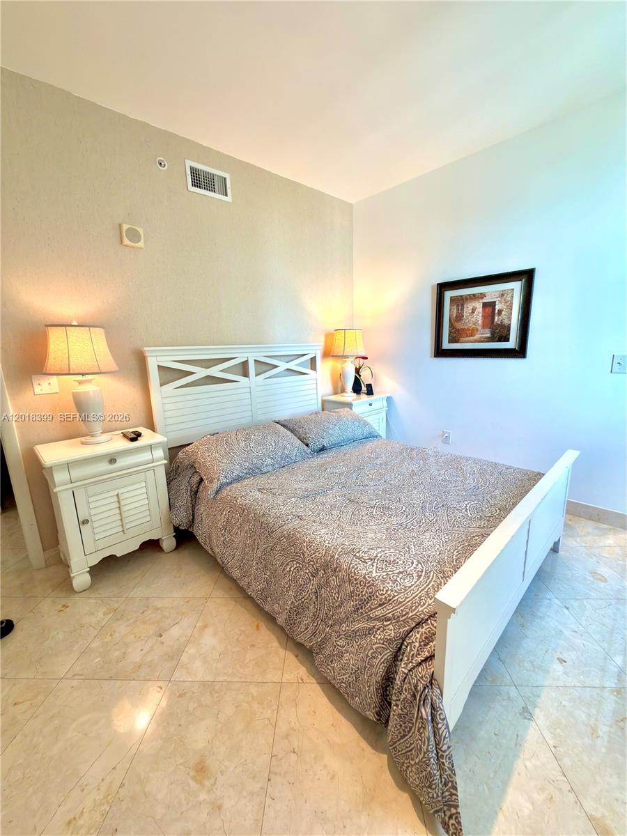 3330 NE 190th St #1610, Aventura FL 33180