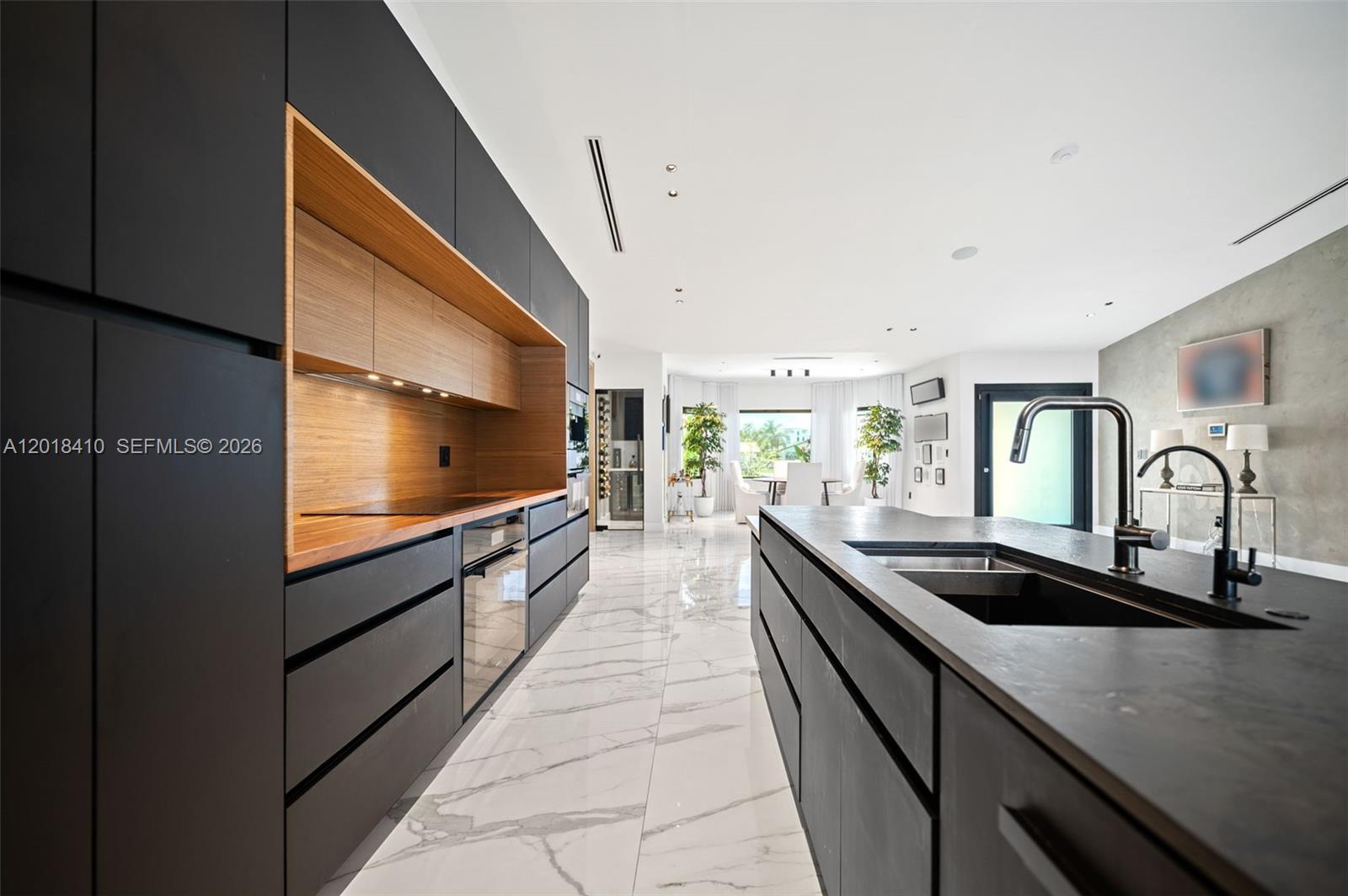16431 NE 34th Ave, North Miami Beach FL 33160
