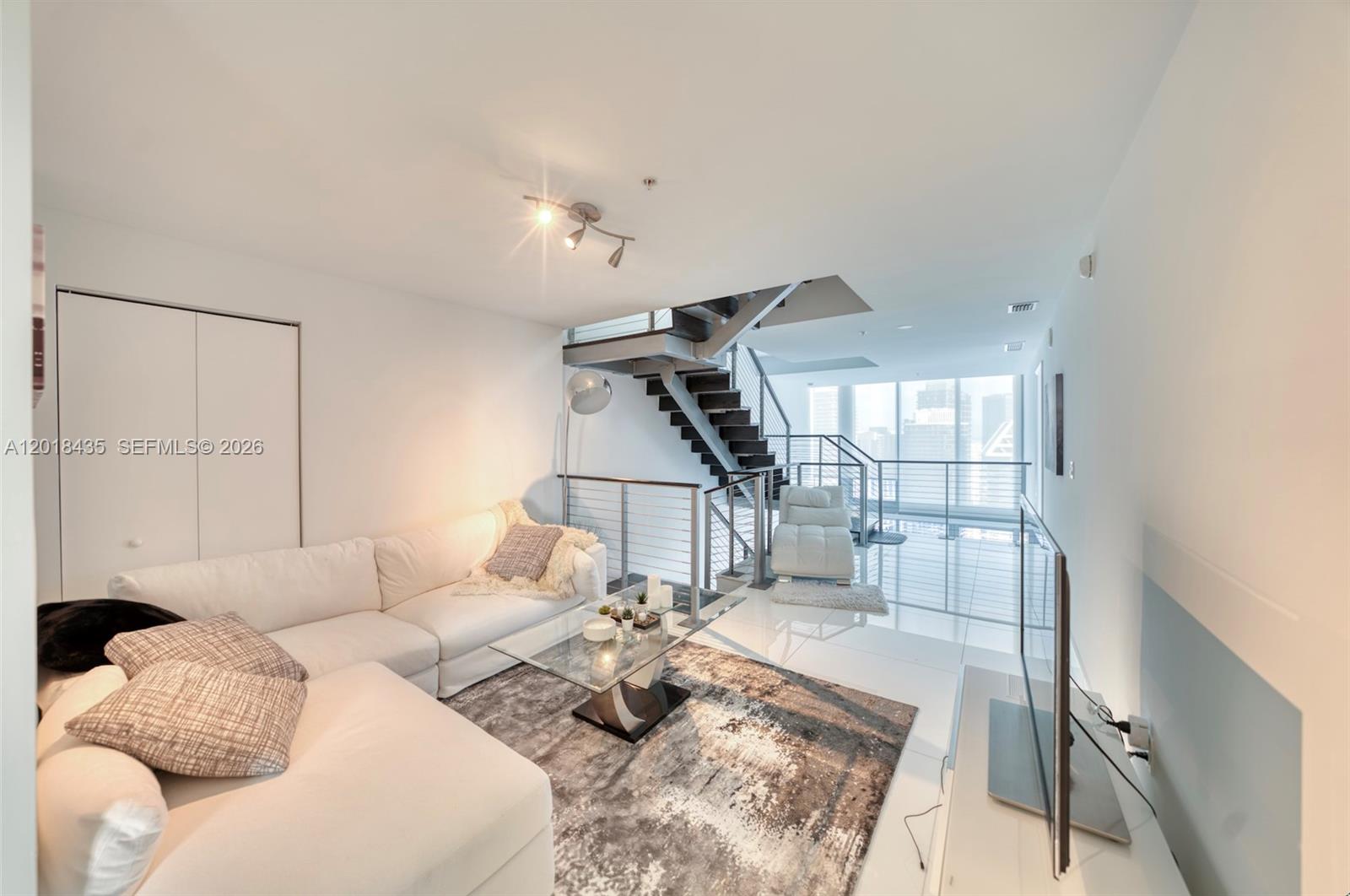 92 SW 3rd St #5203, Miami FL 33130