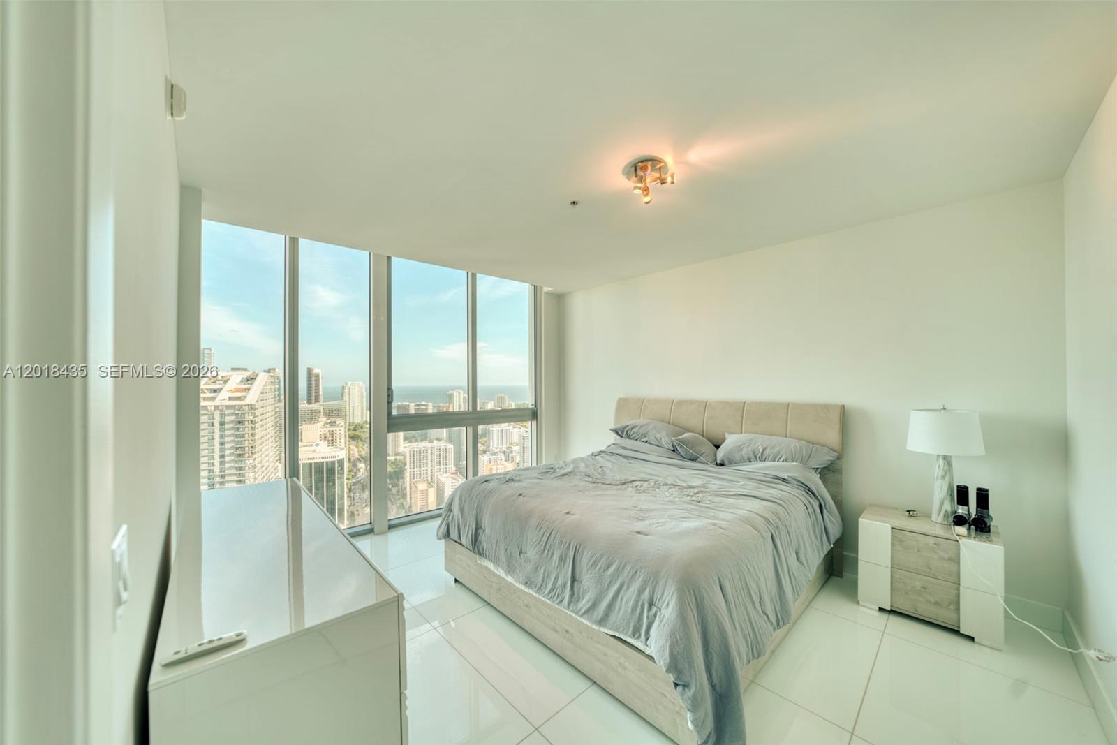 92 SW 3rd St #5203, Miami FL 33130