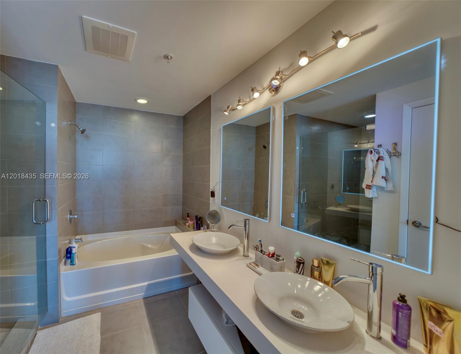 92 SW 3rd St #5203, Miami FL 33130