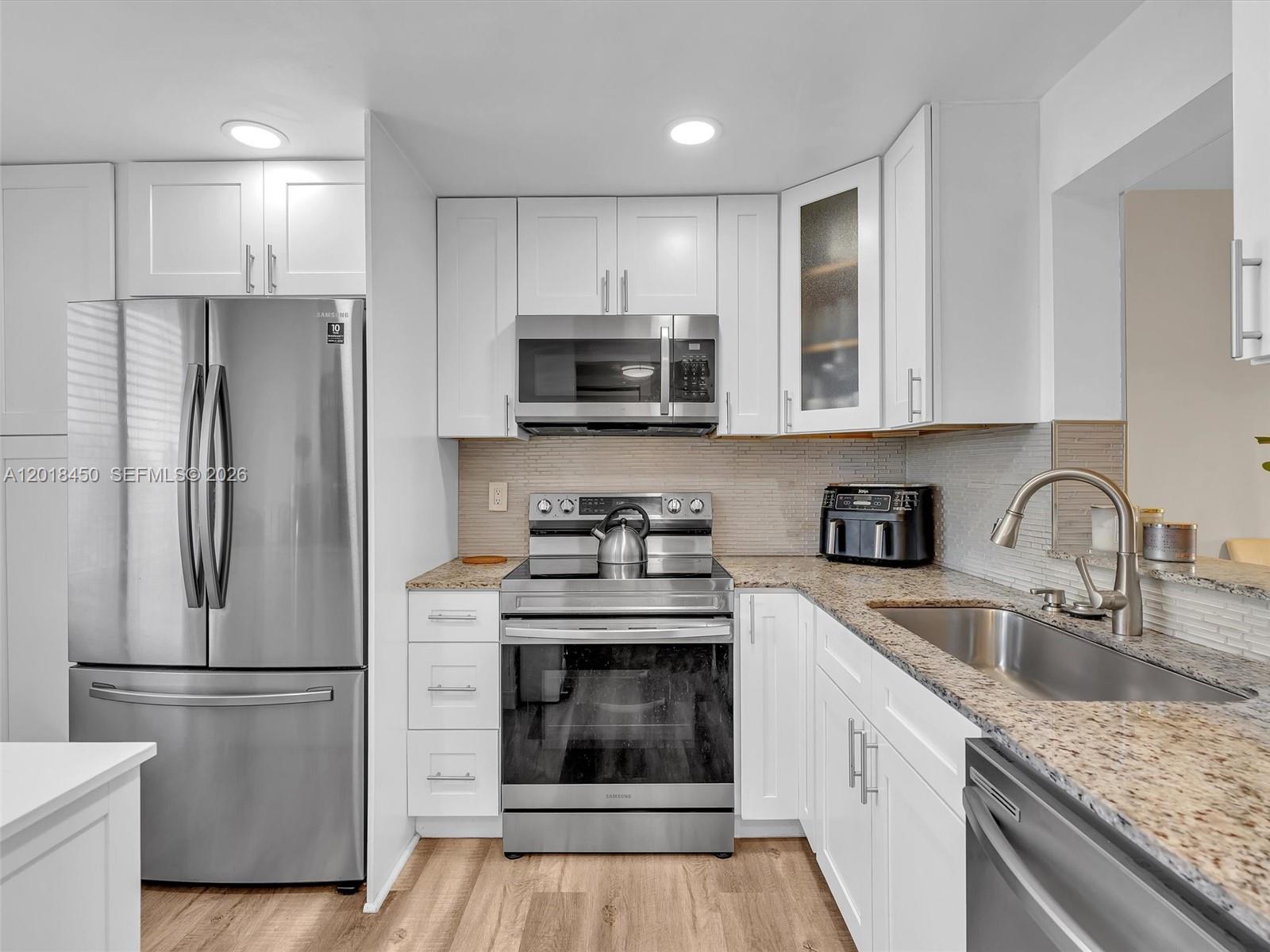 7840 NW 50th St #404, Lauderhill FL 33351