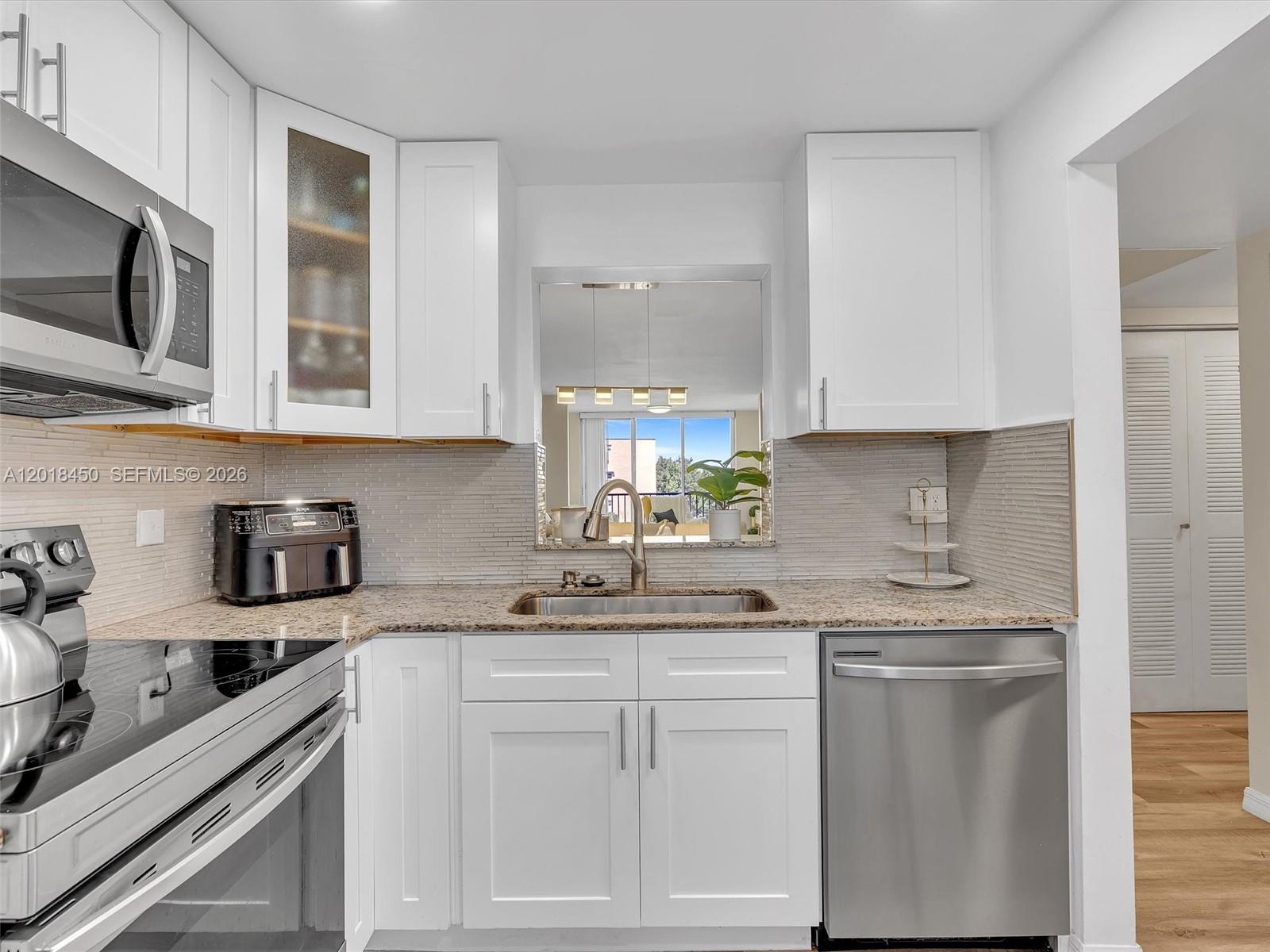 7840 NW 50th St #404, Lauderhill FL 33351