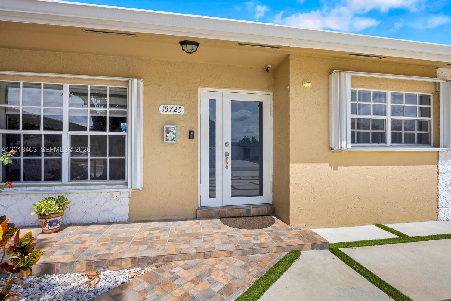 15725 SW 102nd Pl, Miami FL 33157
