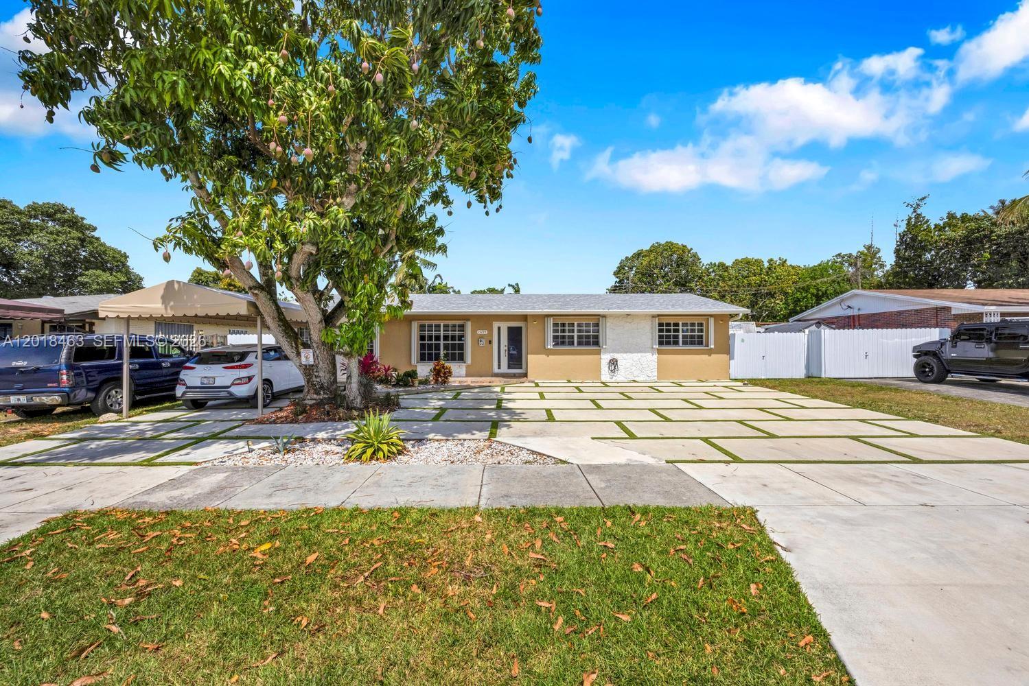 15725 SW 102nd Pl, Miami FL 33157
