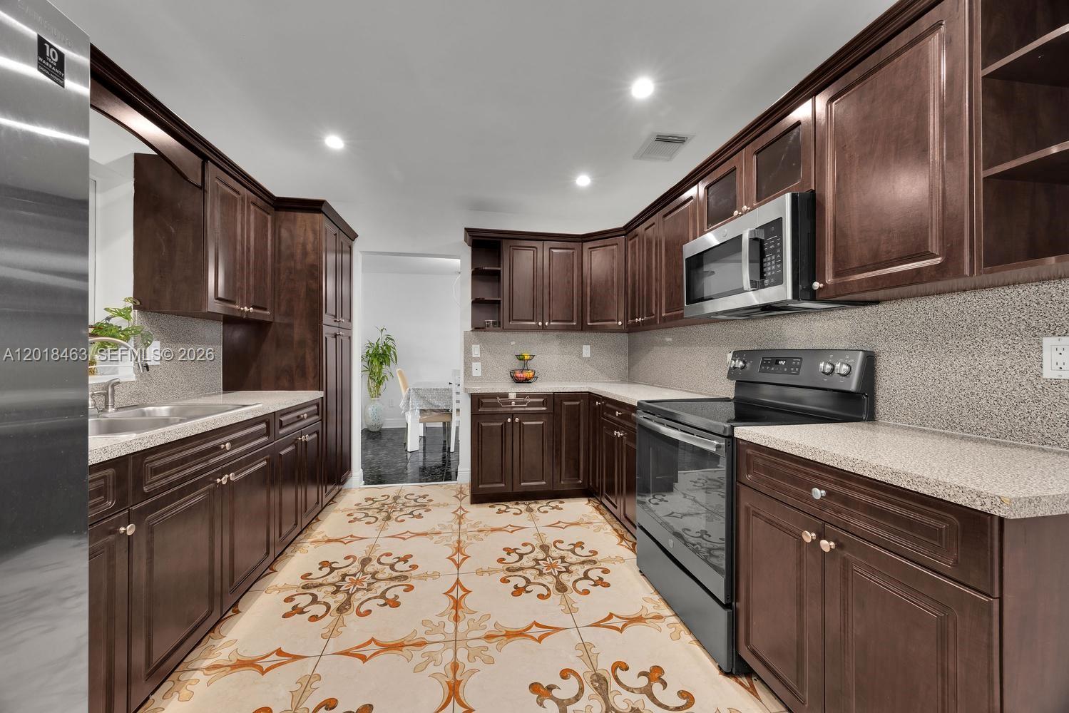 15725 SW 102nd Pl, Miami FL 33157