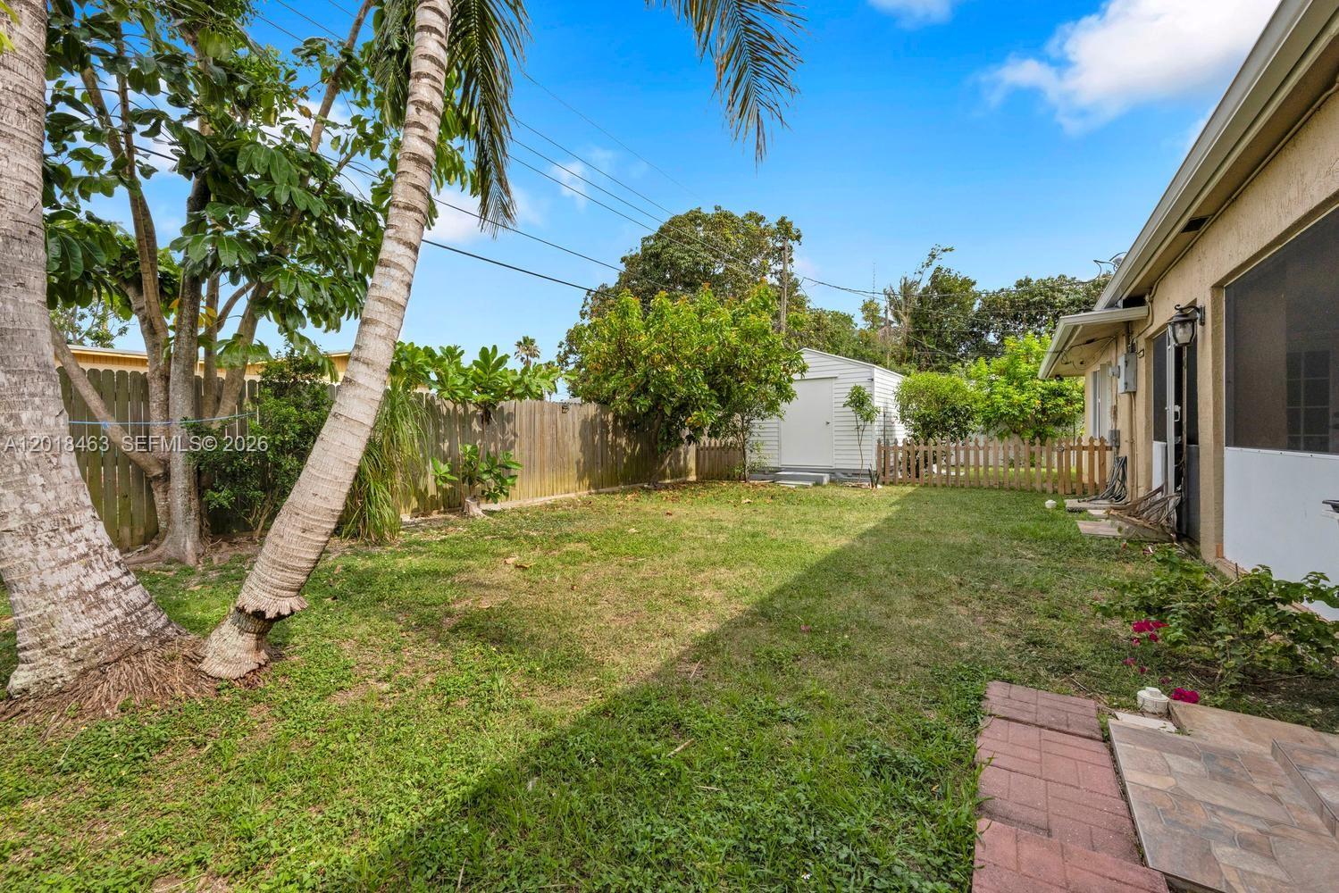 15725 SW 102nd Pl, Miami FL 33157