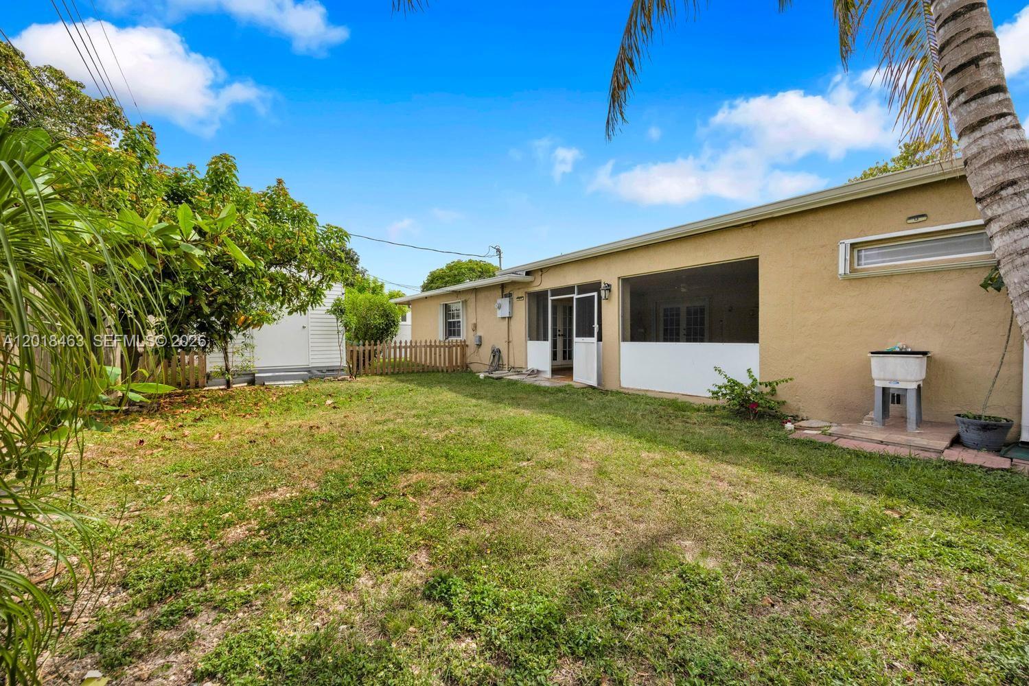 15725 SW 102nd Pl, Miami FL 33157