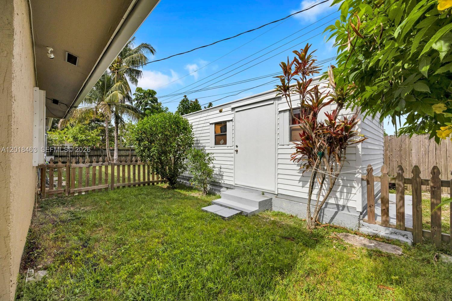 15725 SW 102nd Pl, Miami FL 33157