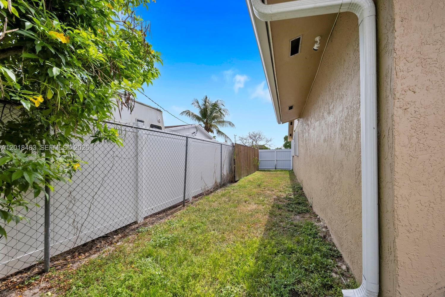 15725 SW 102nd Pl, Miami FL 33157