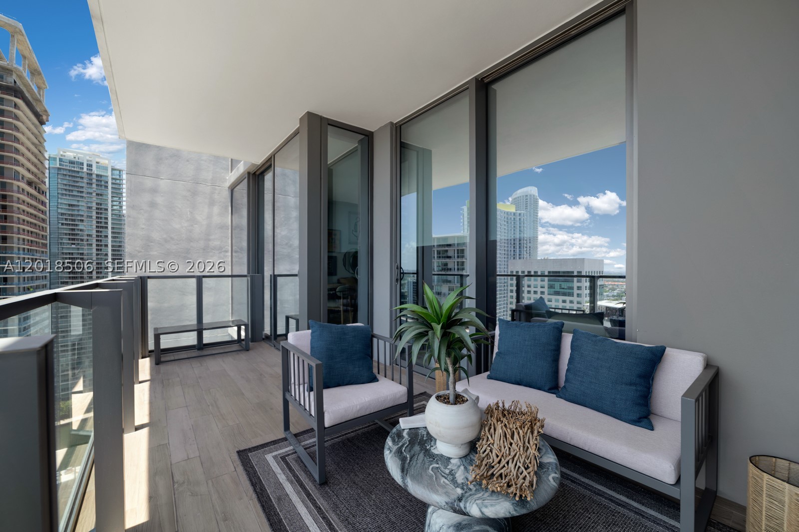 88 SW 7th St #2406, Miami FL 33130