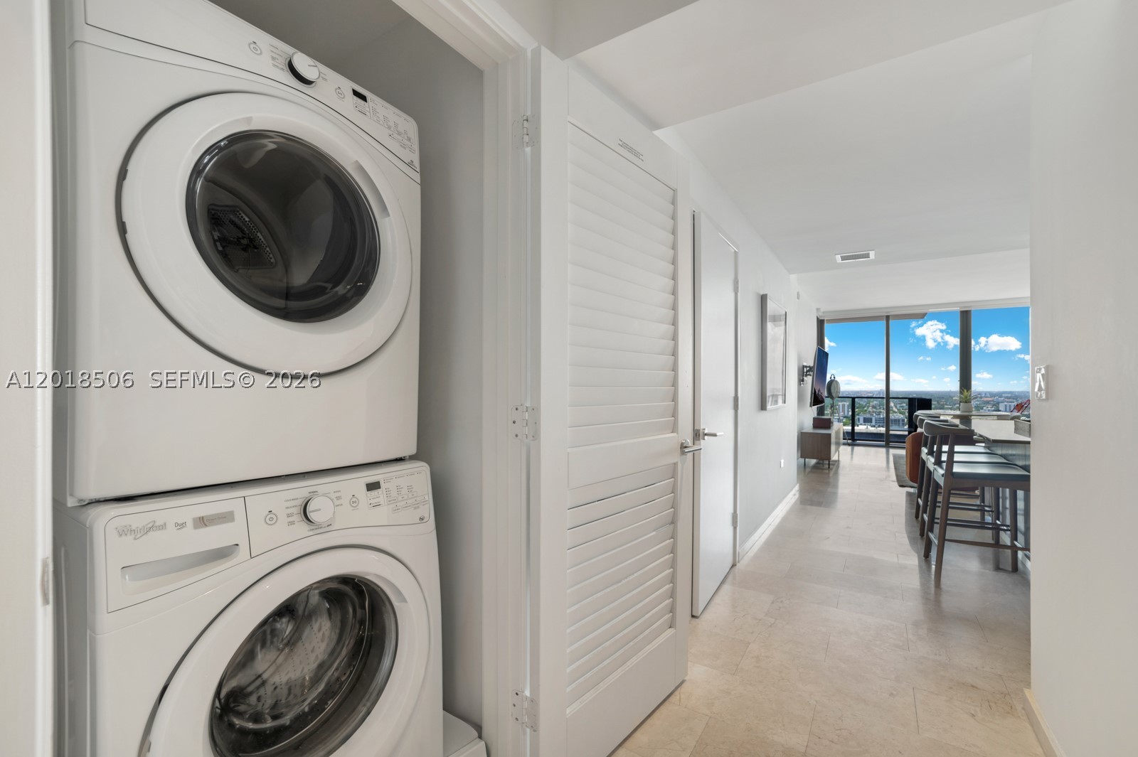 88 SW 7th St #2406, Miami FL 33130