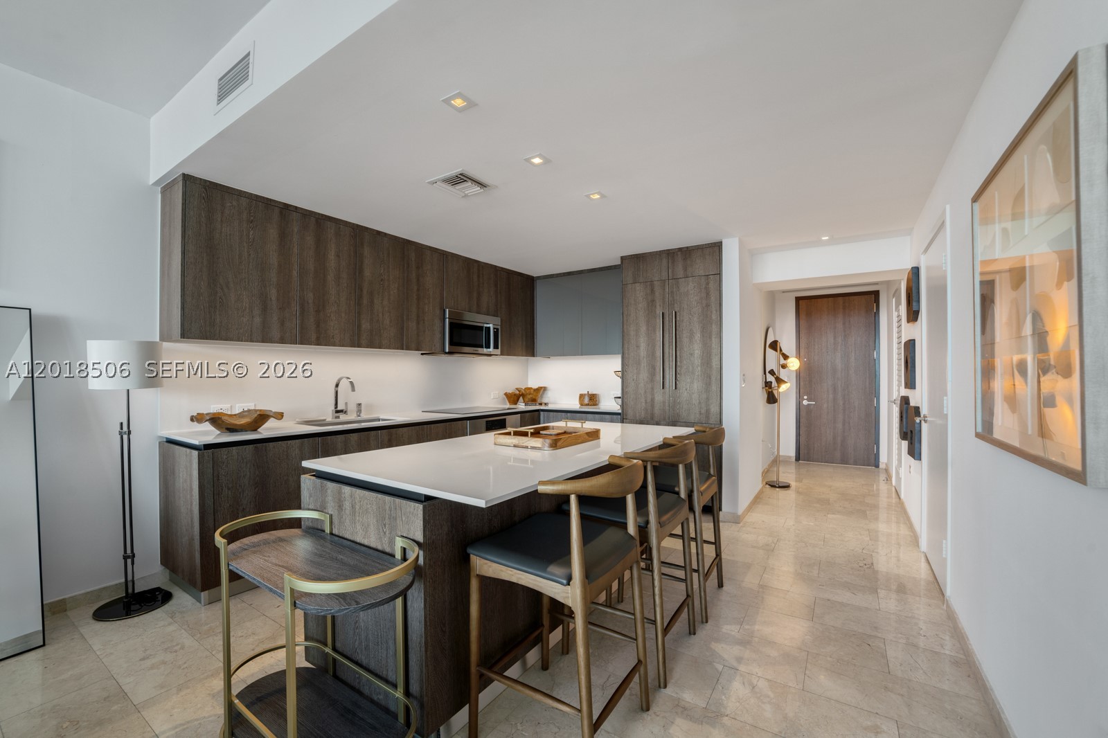 88 SW 7th St #2406, Miami FL 33130