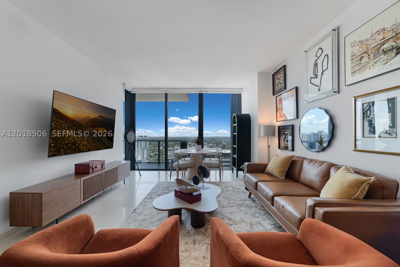 88 SW 7th St #2406, Miami FL 33130