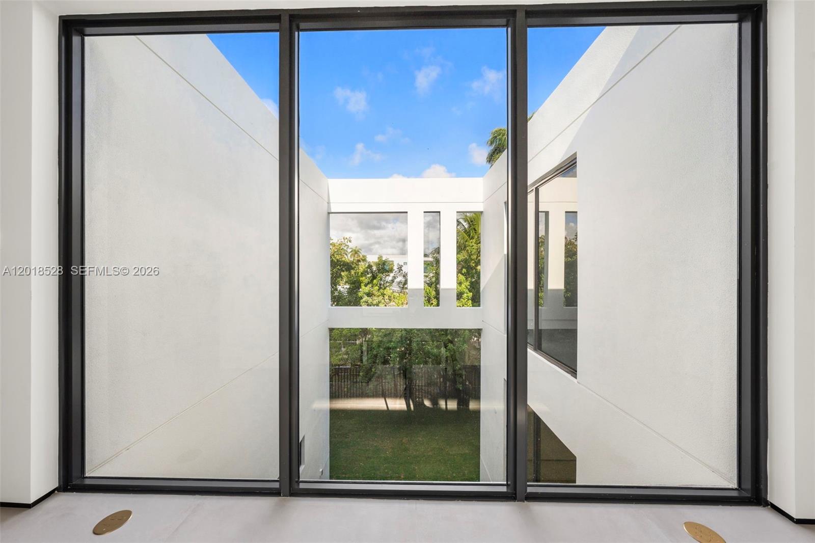 2096 Alamanda Dr, North Miami FL 33181
