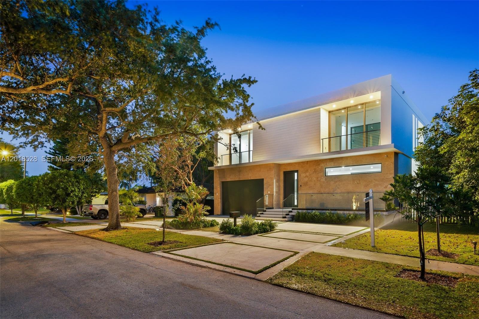 2096 Alamanda Dr, North Miami FL 33181