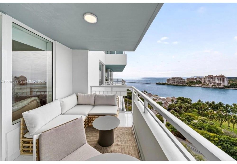 400 S Pointe Dr #1501, Miami Beach FL 33139