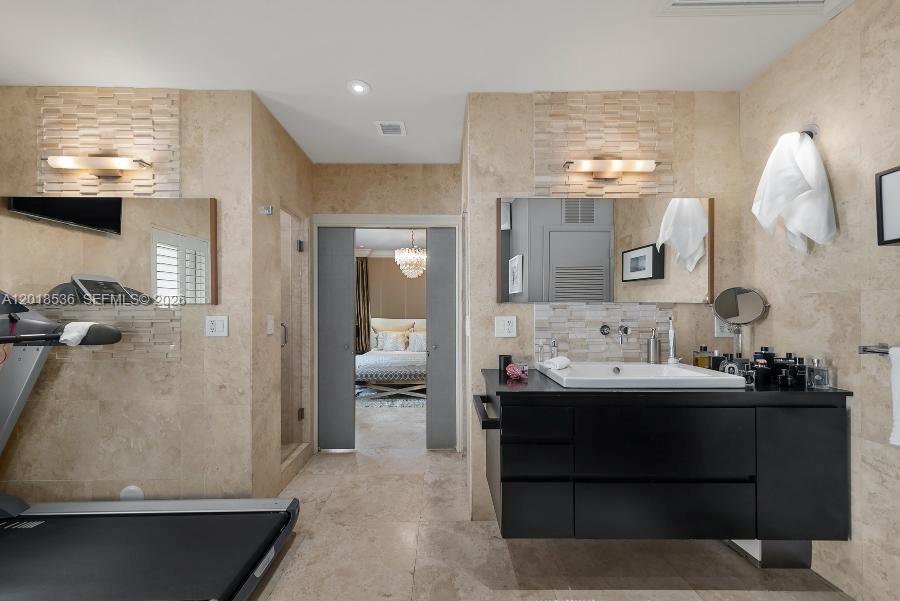830 E Dilido Dr, Miami Beach FL 33139