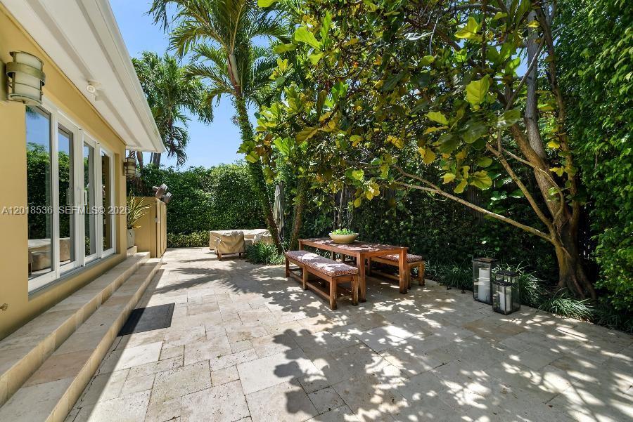830 E Dilido Dr, Miami Beach FL 33139