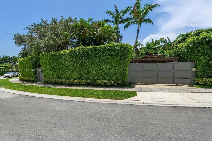 830 E Dilido Dr, Miami Beach FL 33139