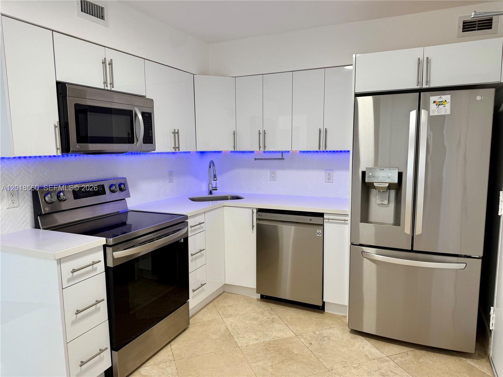 5151 Collins Ave #1626, Miami Beach FL 33140