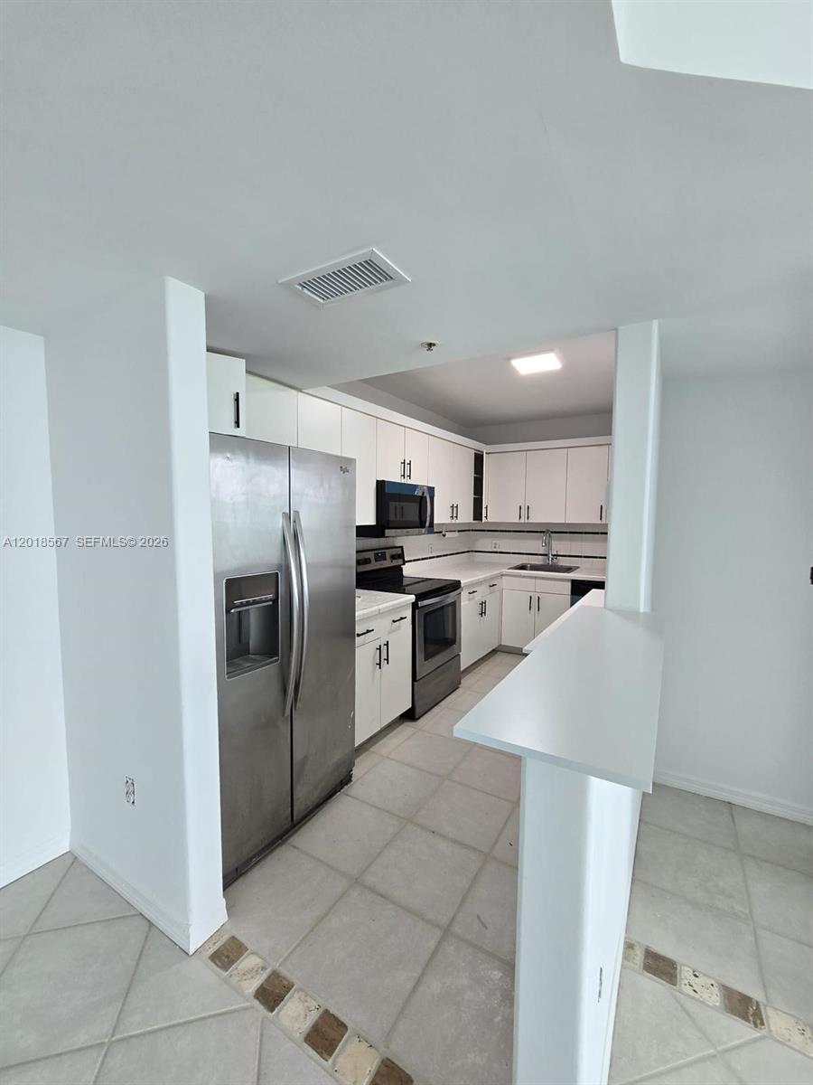 800 Claughton Island Dr #402, Miami FL 33131
