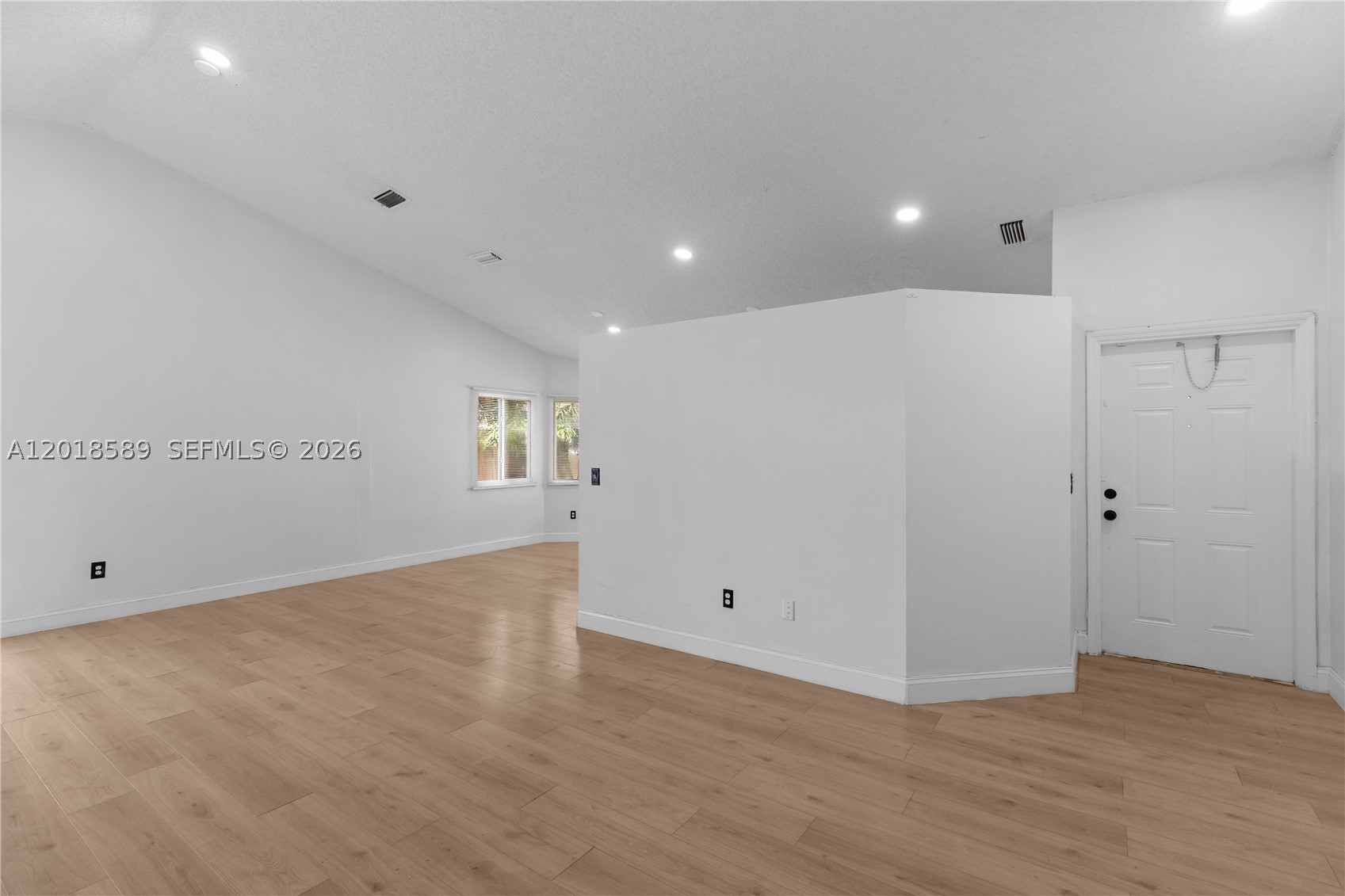 1035 W Jasmine Ln, North Lauderdale FL 33068