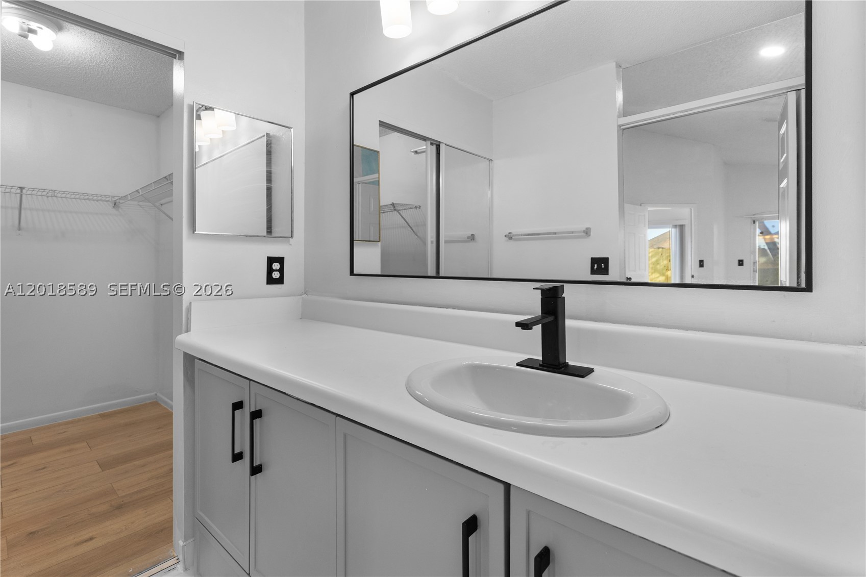 1035 W Jasmine Ln, North Lauderdale FL 33068