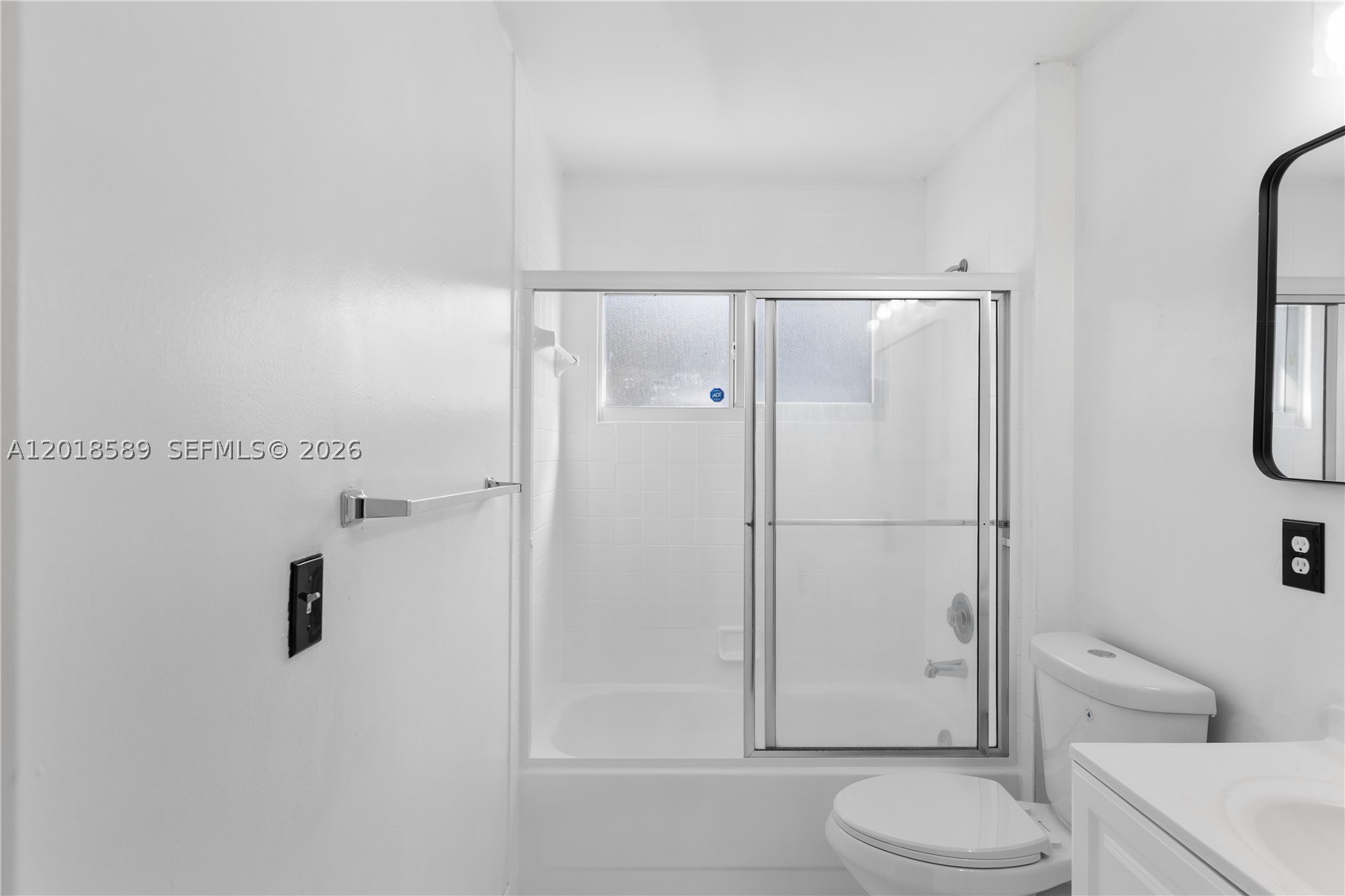 1035 W Jasmine Ln, North Lauderdale FL 33068