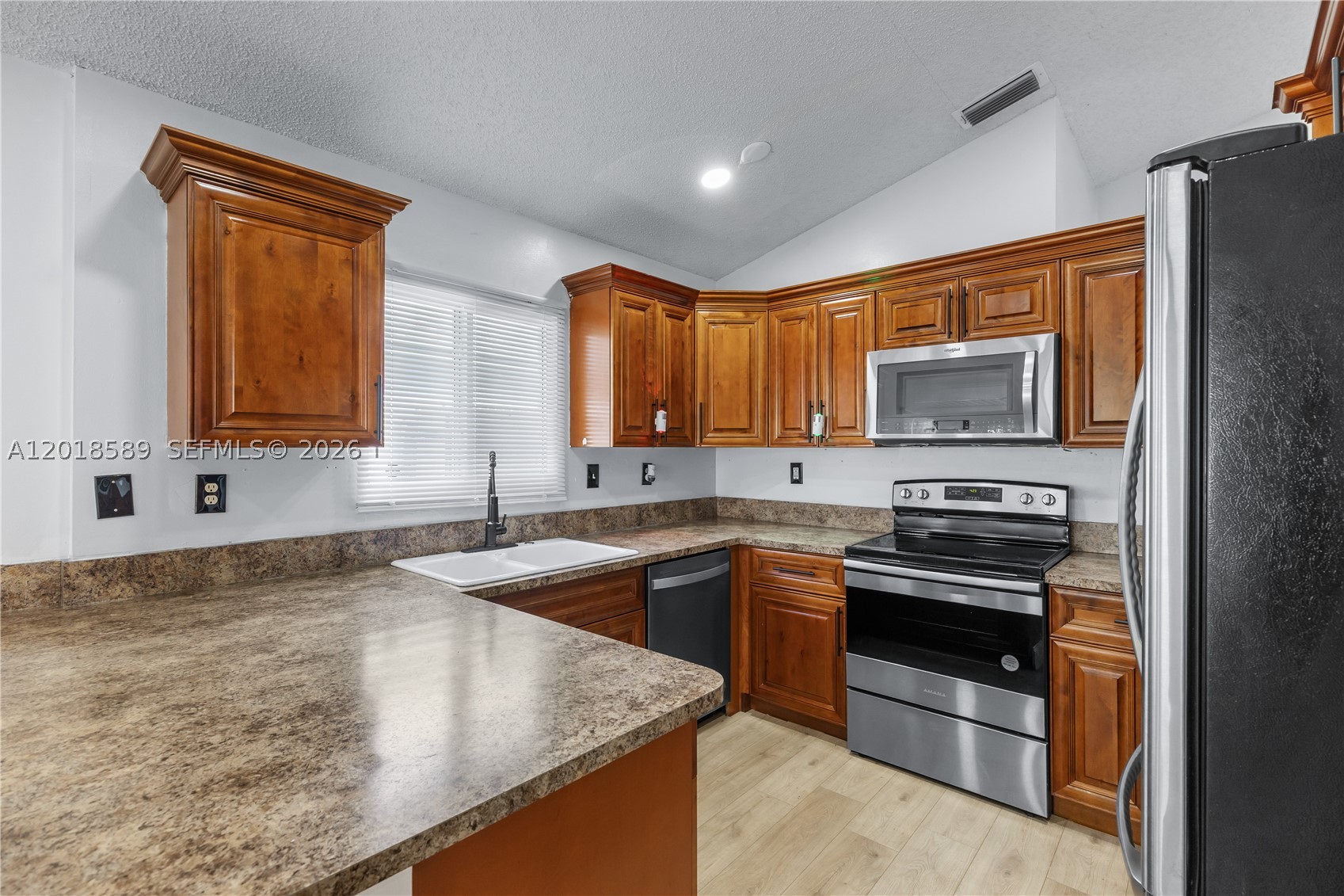 1035 W Jasmine Ln, North Lauderdale FL 33068