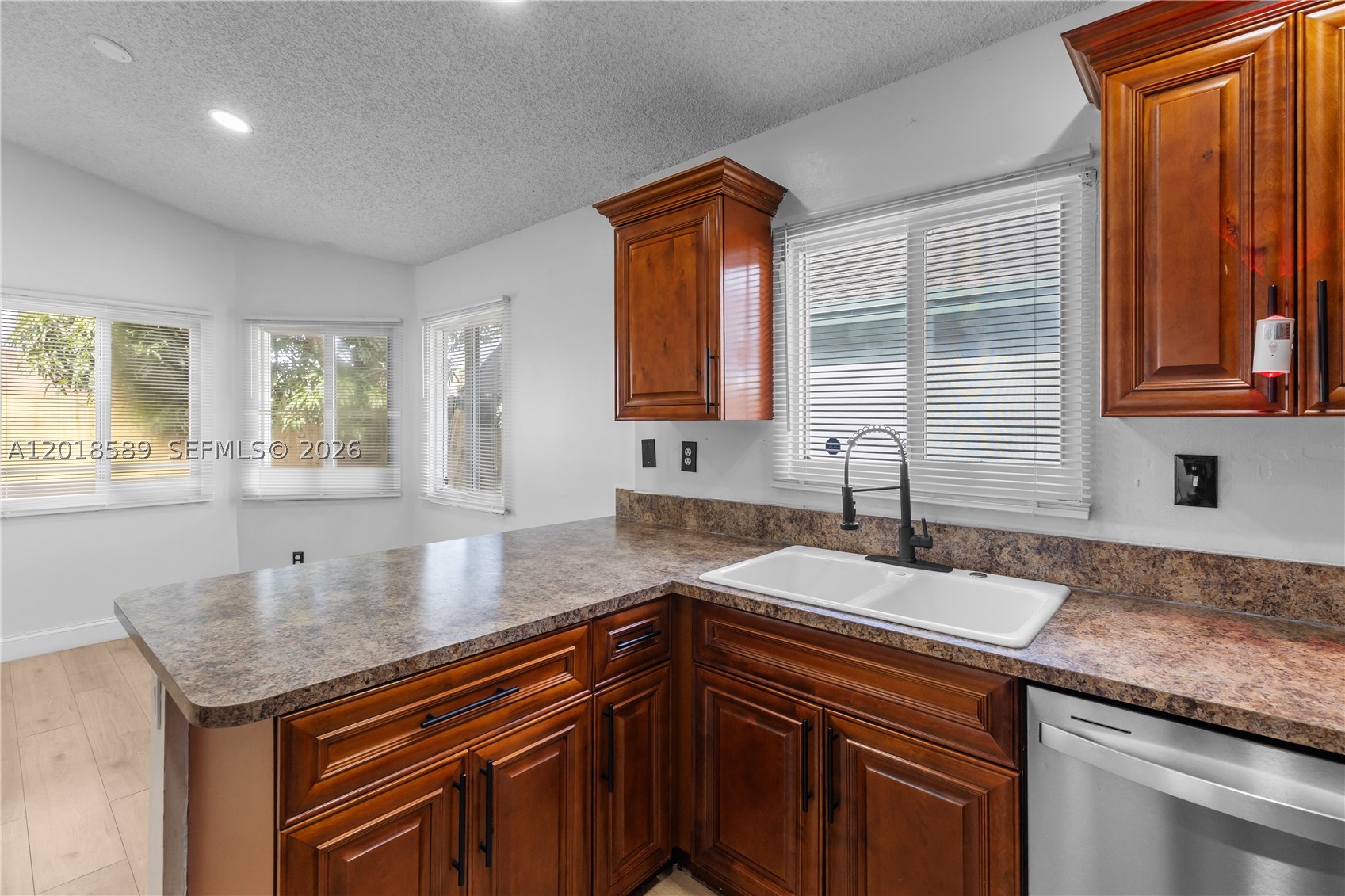 1035 W Jasmine Ln, North Lauderdale FL 33068