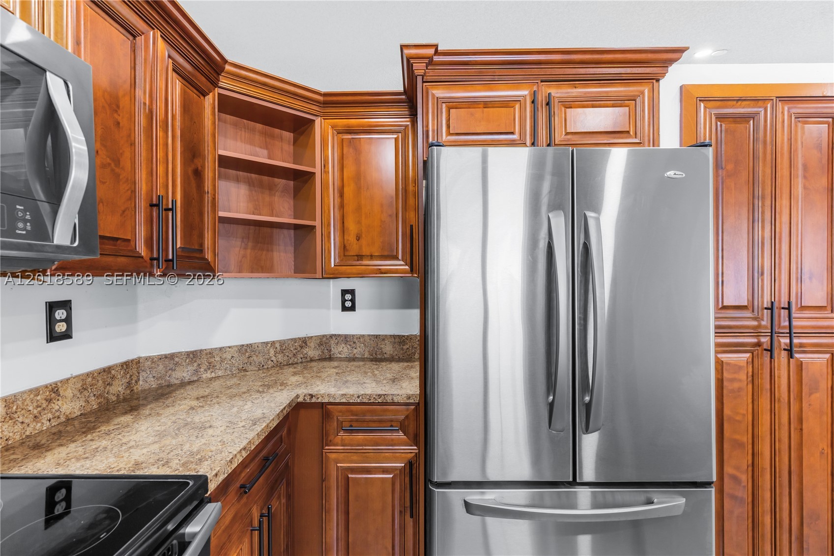 1035 W Jasmine Ln, North Lauderdale FL 33068