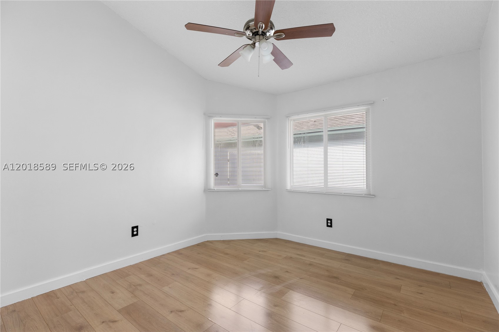 1035 W Jasmine Ln, North Lauderdale FL 33068