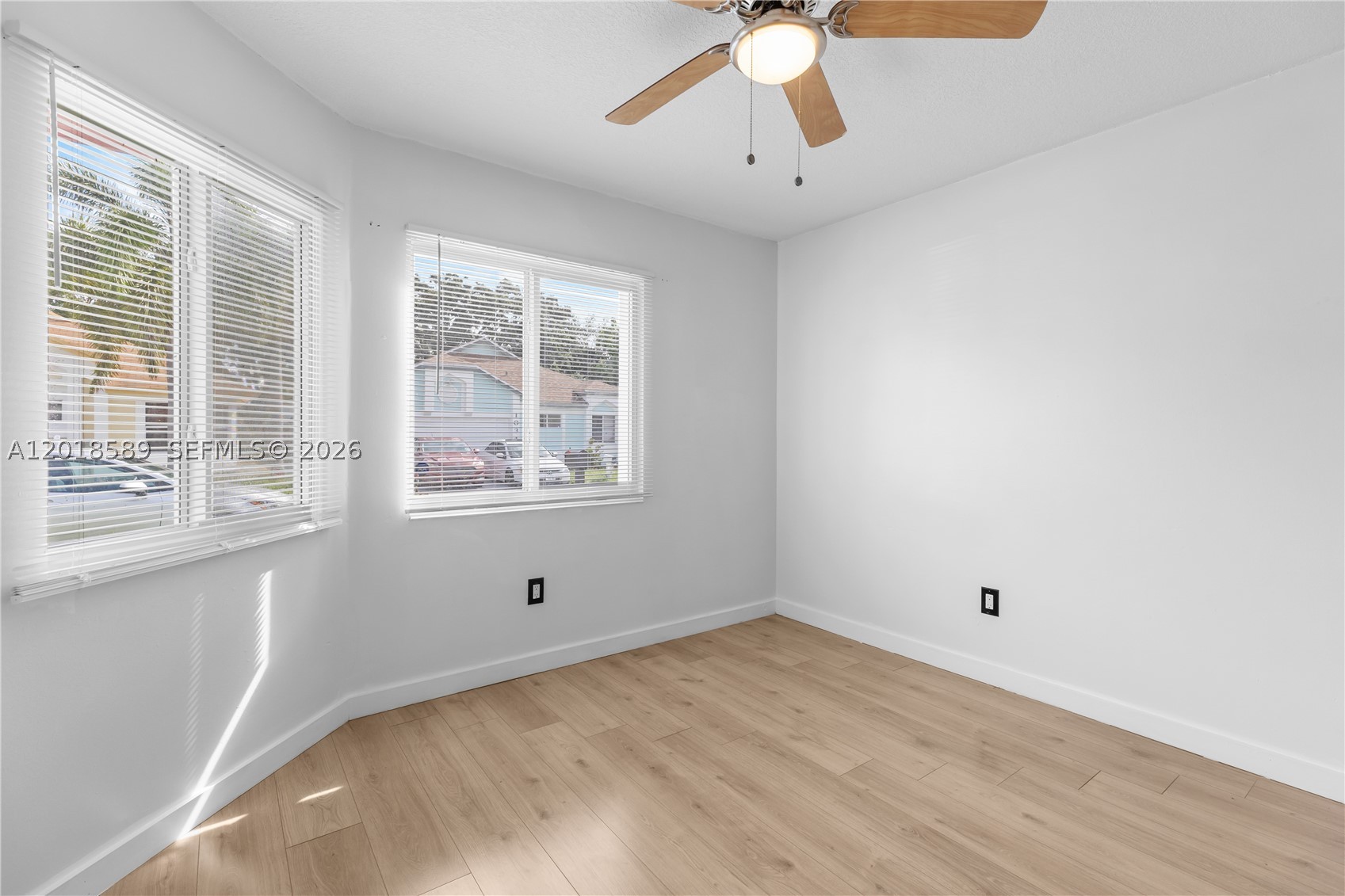 1035 W Jasmine Ln, North Lauderdale FL 33068