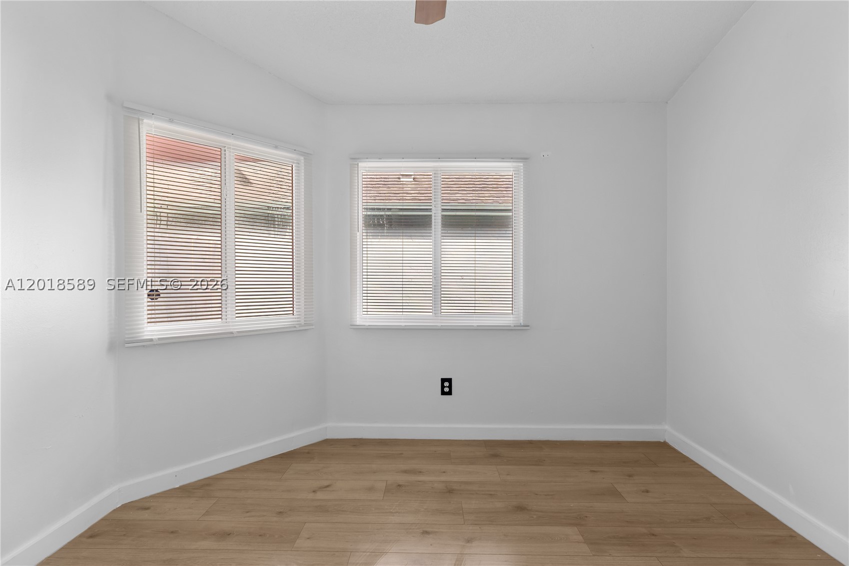 1035 W Jasmine Ln, North Lauderdale FL 33068