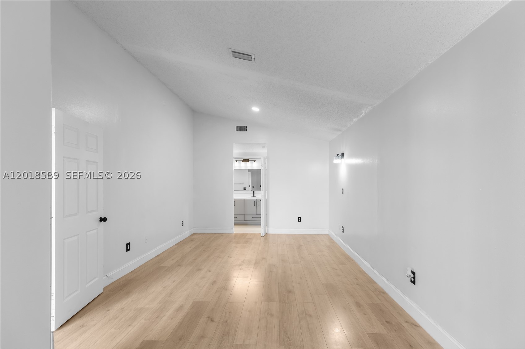 1035 W Jasmine Ln, North Lauderdale FL 33068