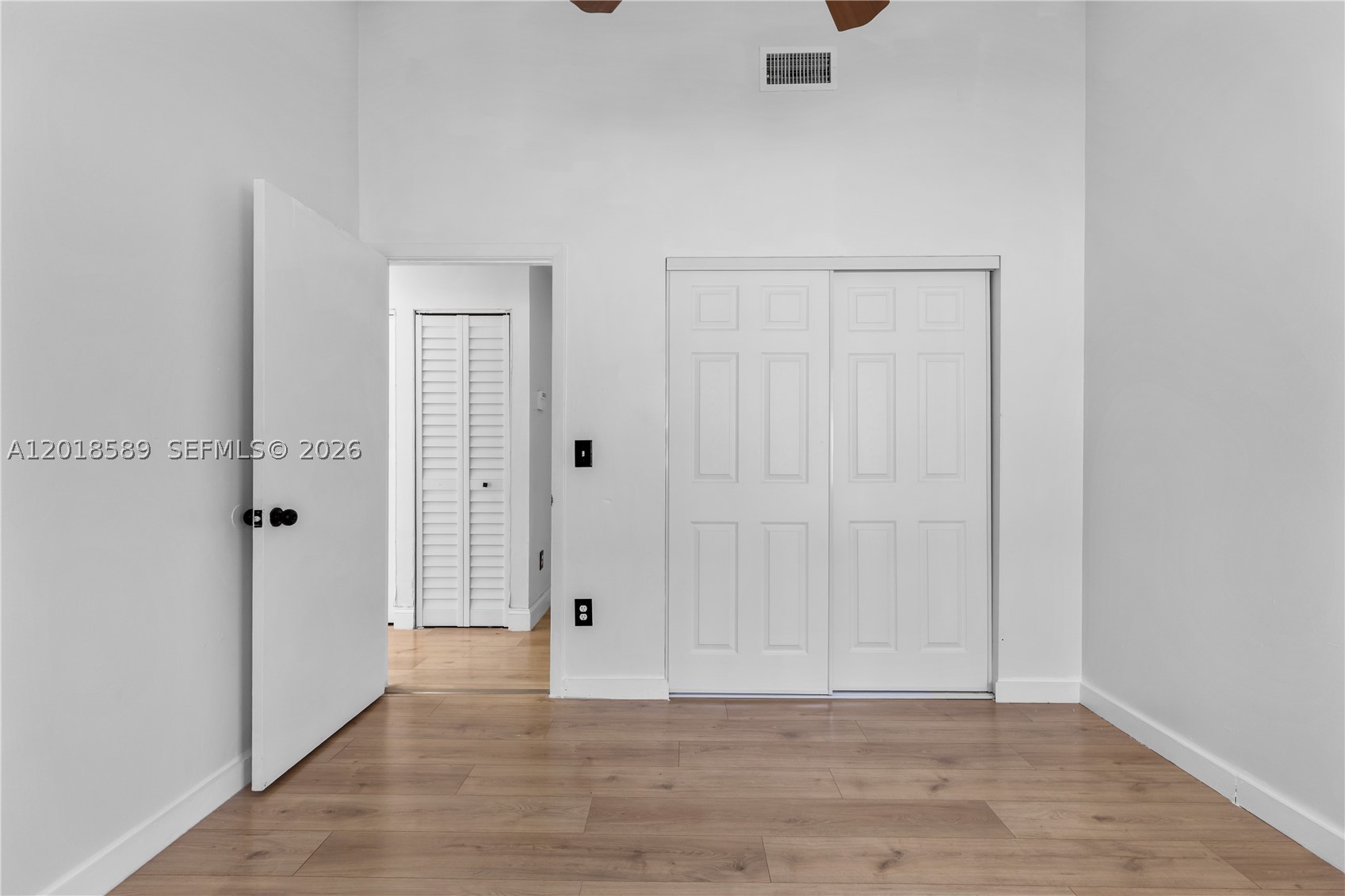 1035 W Jasmine Ln, North Lauderdale FL 33068