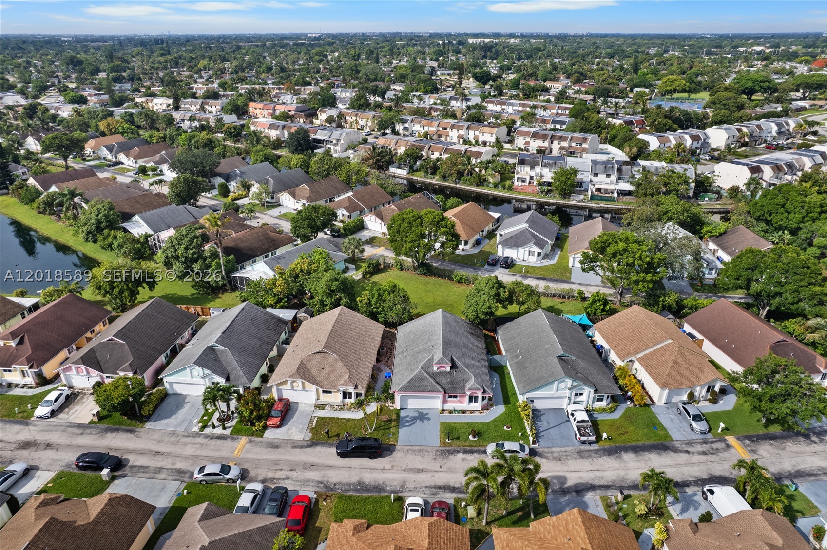 1035 W Jasmine Ln, North Lauderdale FL 33068