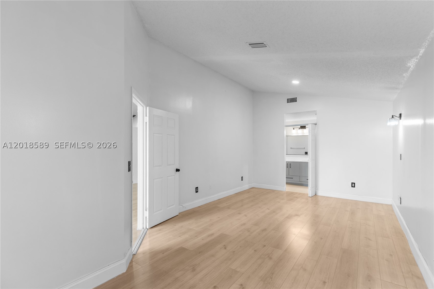 1035 W Jasmine Ln, North Lauderdale FL 33068