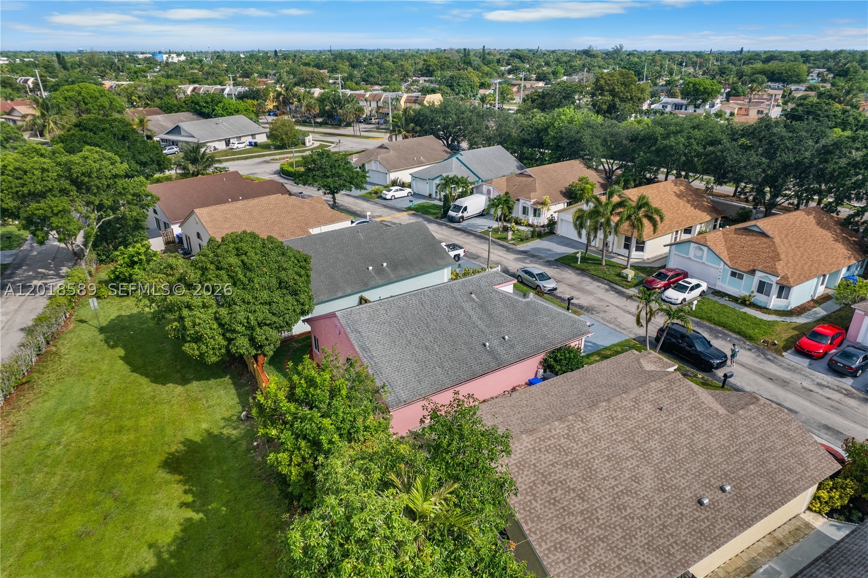 1035 W Jasmine Ln, North Lauderdale FL 33068