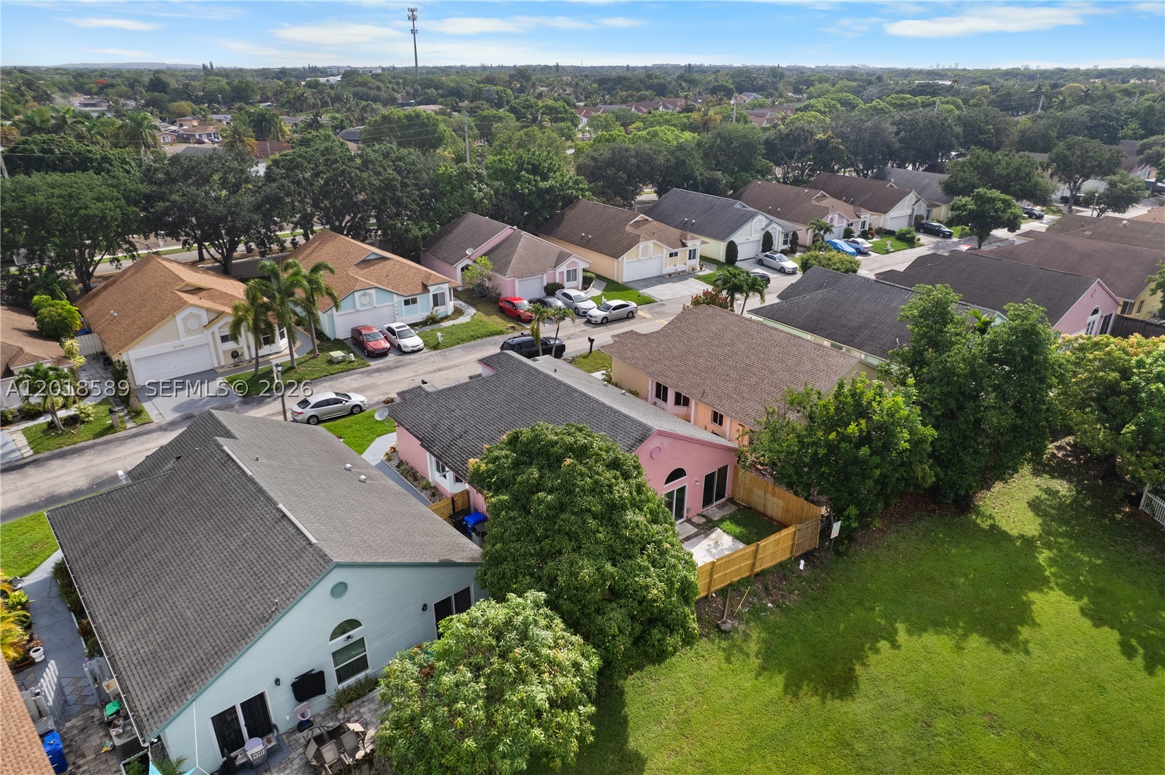 1035 W Jasmine Ln, North Lauderdale FL 33068