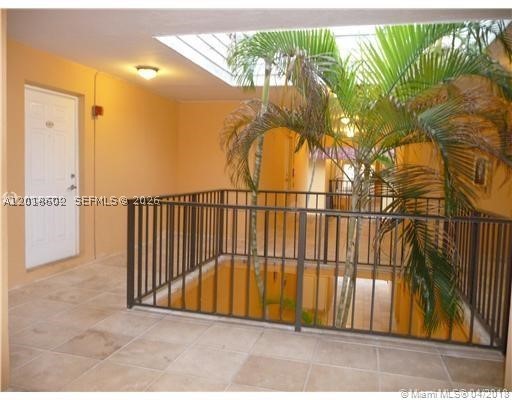 6713 N Kendall Dr #611, Pinecrest FL 33156