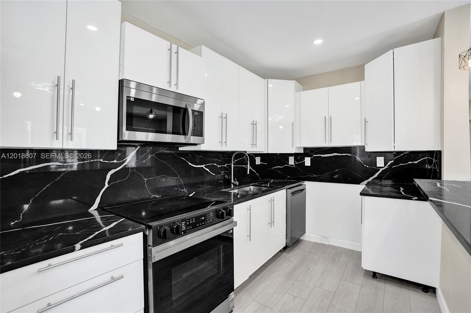 3401 NW 7th St, Lauderhill FL 33311