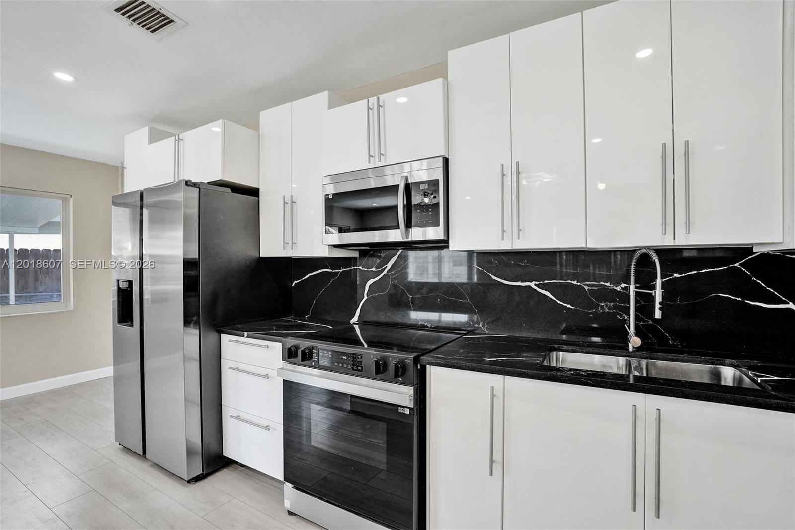 3401 NW 7th St, Lauderhill FL 33311
