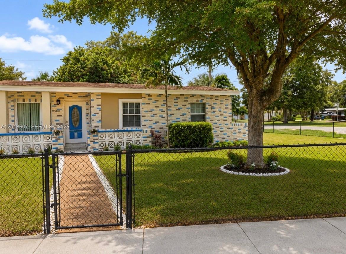 3401 NW 7th St, Lauderhill FL 33311