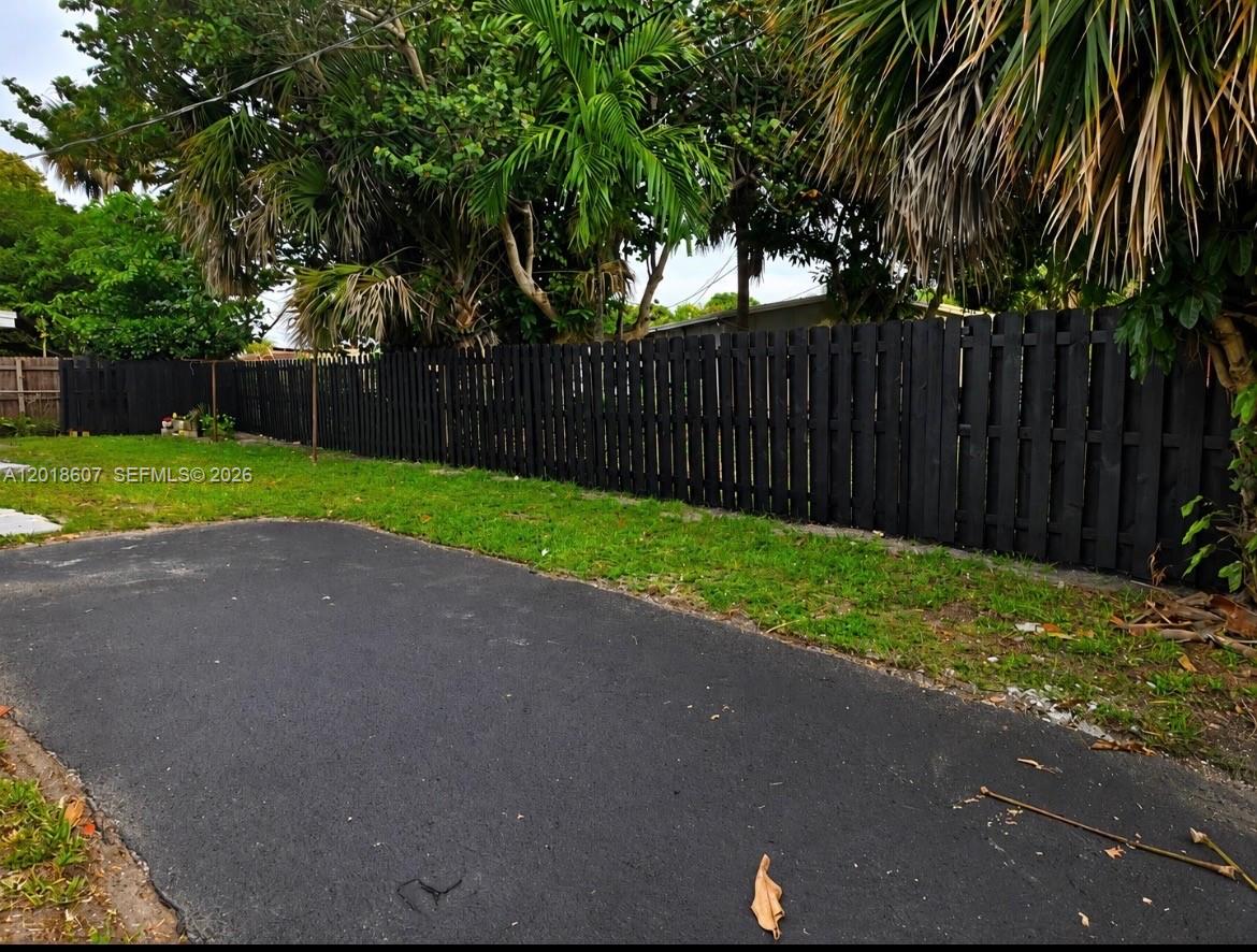 3401 NW 7th St, Lauderhill FL 33311