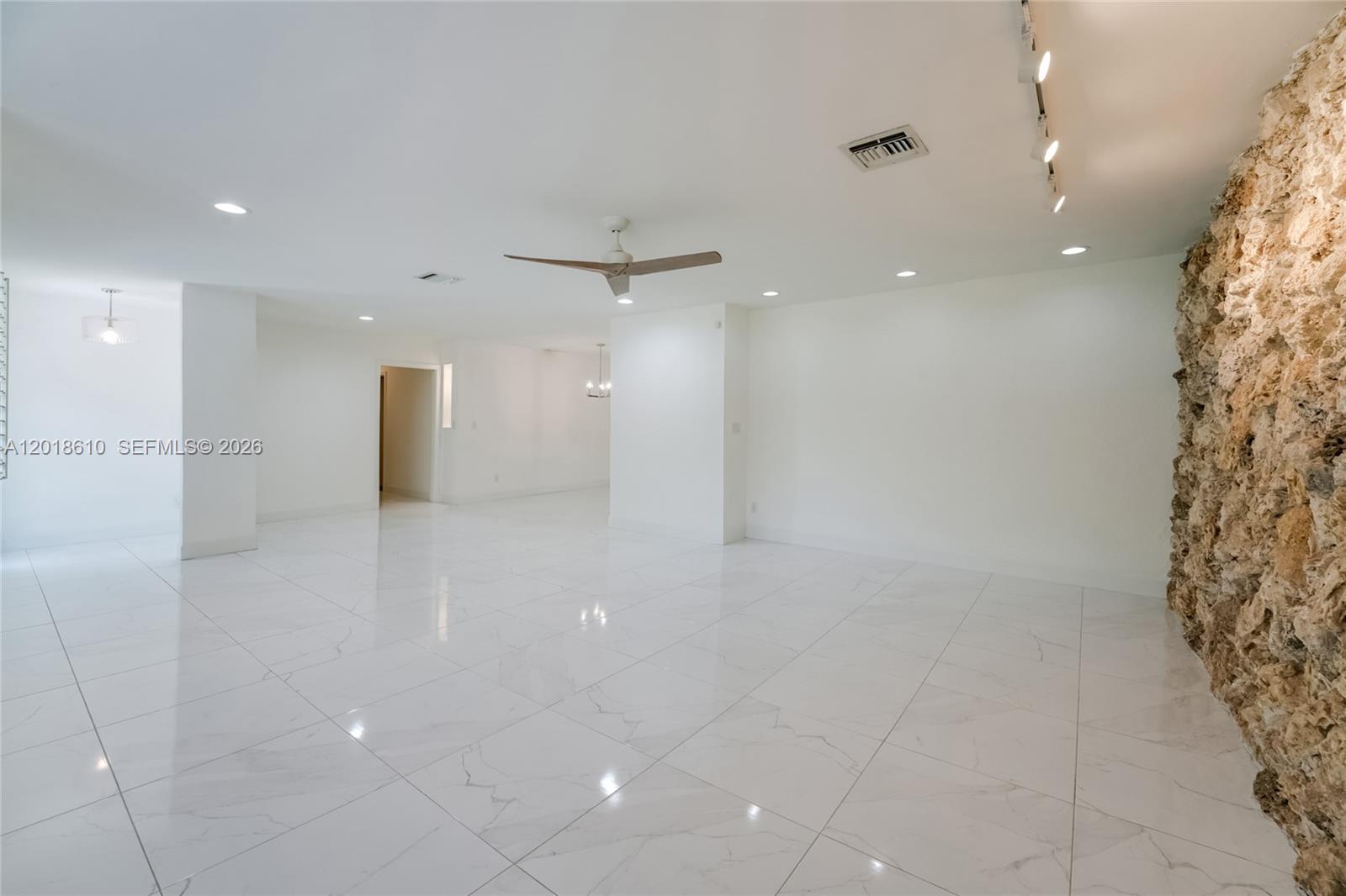 7220 SW 69th Ct, Miami FL 33143
