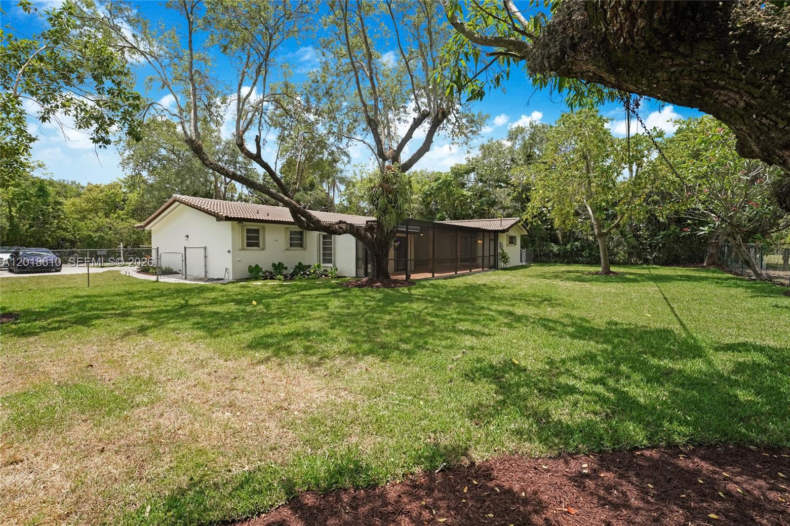 7220 SW 69th Ct, Miami FL 33143